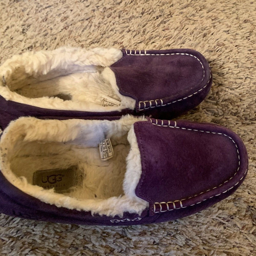 Ugg Slipper - image 3